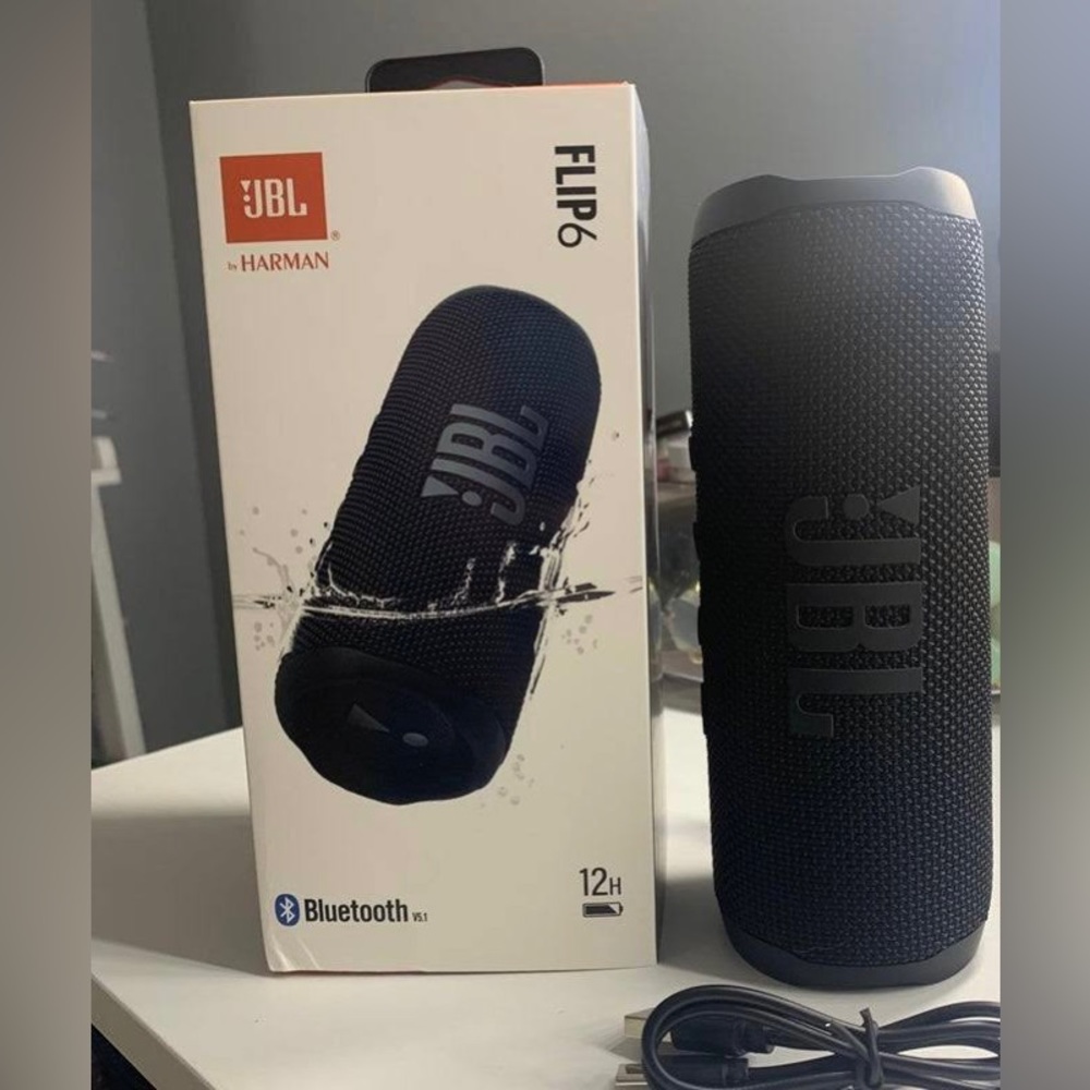 Colors available:red blue and black